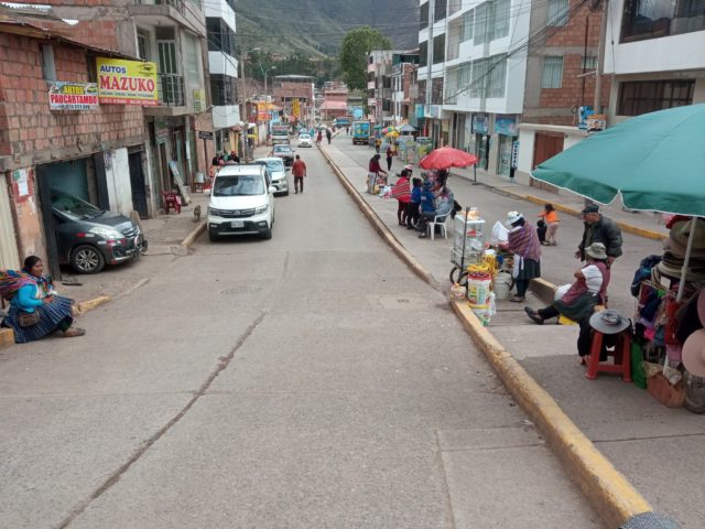 paradero de los colectivos y minivans del cusco hacia patria , Pilcopata , salvación